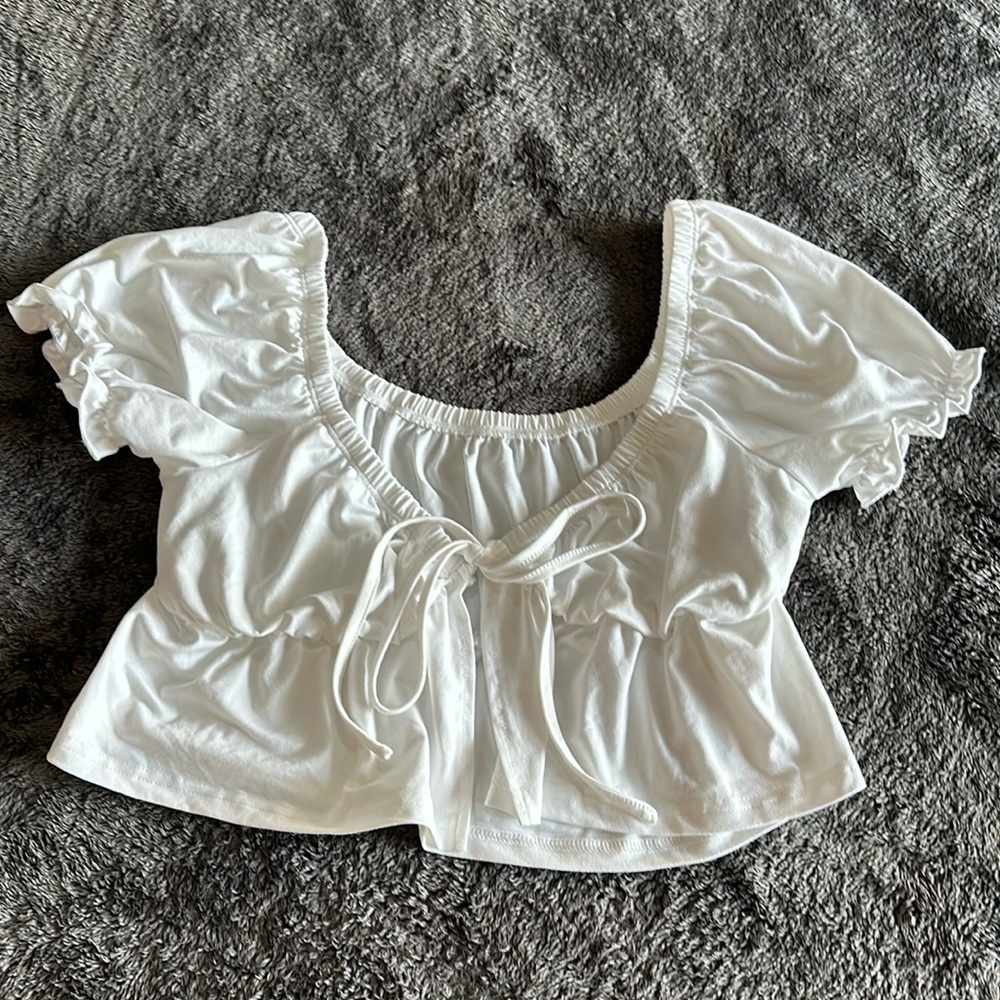 Size L crop top with tie front